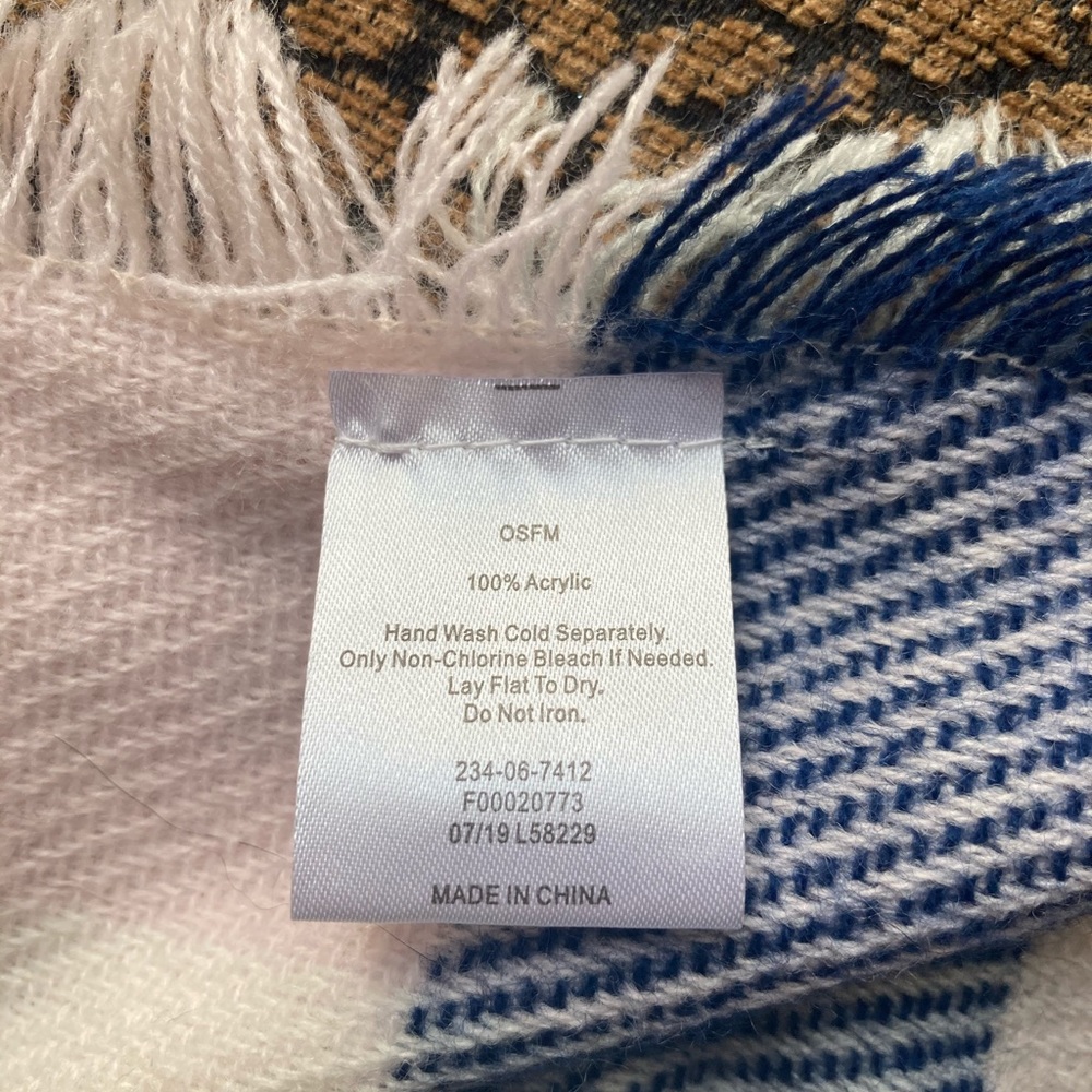 Beautiful scarf 🧣 - Picture 4 of 6